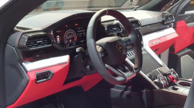 Lamborghini Urus dashboard side view