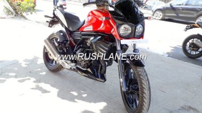 Mahindra Mojo low cost variant at dealership right side