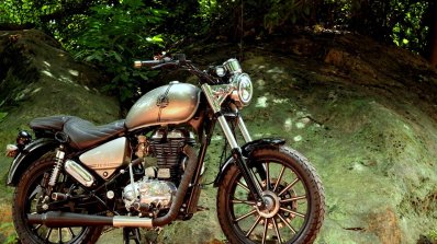 Royal Enfield Thunderbird 350 Stellar front right quarter far