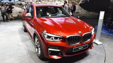 2018 BMW X4 M40d front three quarters at 2018 Geneva Motor Show