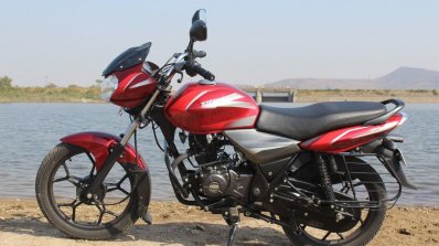 2018 Bajaj Discover 110 left side first ride review