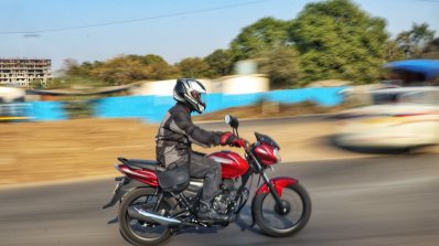 2018 Bajaj Discover 110 right side action first ride review