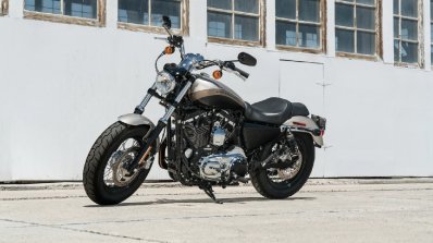 2018 Harley-Davidson 1200 Custom press left side