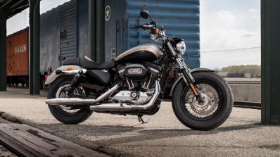 2018 Harley-Davidson 1200 Custom press right side