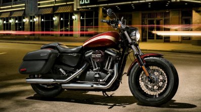 2018 Harley-Davidson 1200 Custom press with accessories