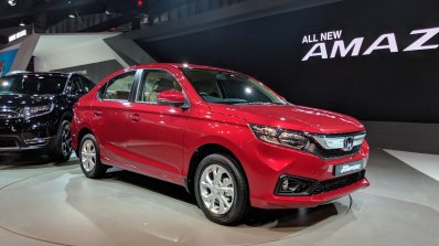 2018 Honda Amaze front three quarters right side