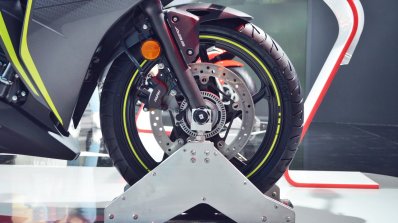 2018 Honda CBR250R front wheel at 2018 Auto Expo