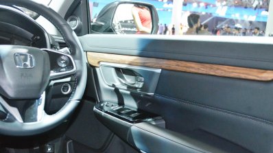 2018 Honda CR-V door trim at Auto Expo 2018