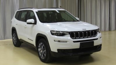 2018 Jeep Commander FWD front three quarters