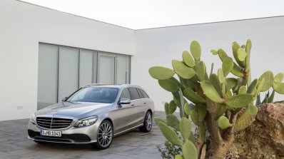 2018 Mercedes C-Class Estate (facelift) front three quarters static