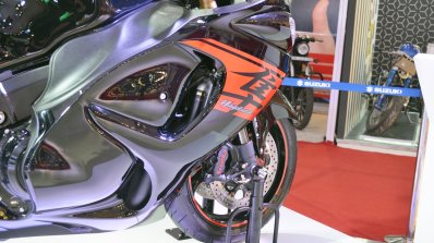 2018 Suzuki Hayabusa Black right side fairing at 2018 Auto Expo