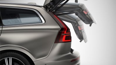 2018 Volvo V60 power tailgate