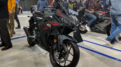 2018 Yamaha YZF-R3 Black front at 2018 Auto Expo