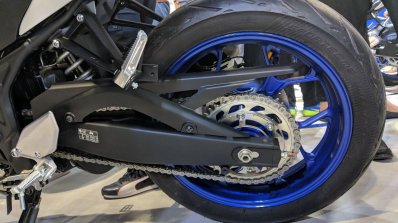 2018 Yamaha YZF-R3 Blue swingarm at 2018 Auto Expo