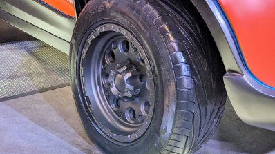 Custom Mahindra KUV100 Adventure Edition wheel