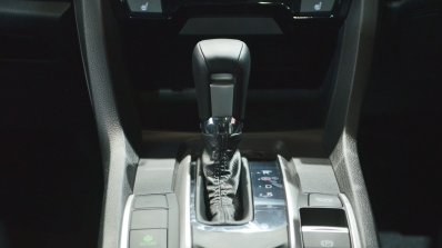 Honda Civic gearshift lever at Auto Expo 2018