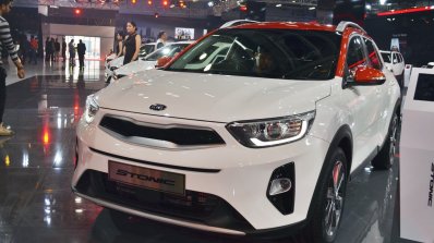 Kia Stonic front three quarters left side at Auto Expo 2018