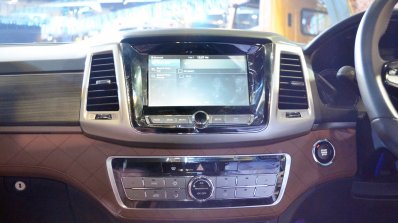 Mahindra Rexton centre console at Auto Expo 2018