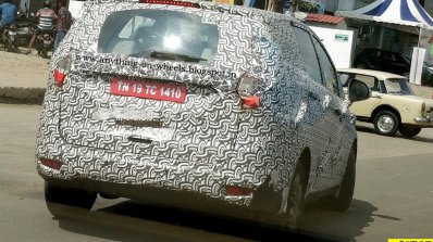 Mahindra U321 MPV spy shot rear