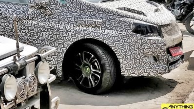 Mahindra U321 MPV spy shot with new alloy wheel design