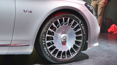 Mercedes-Maybach S 650 Saloon wheel and fender badge at Auto Expo 2018
