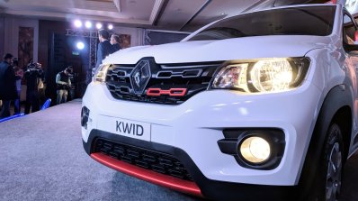 Renault Kwid Captain America Edition nose