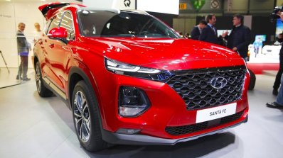 2018 Hyundai Santa Fe front three quarters at 2018 Geneva Motor Show
