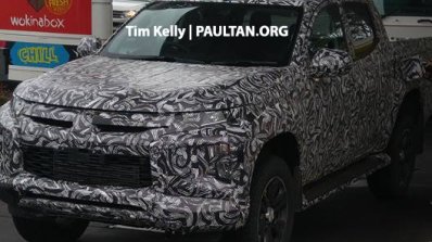 2018 Mitsubishi Triton (facelift) front three quarters left side spy shot
