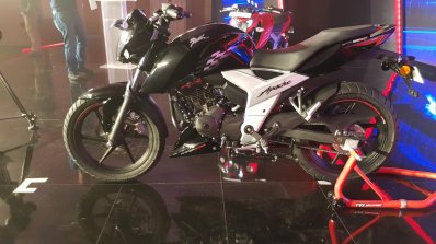 18 Tvs Apache Rtr 160 4v Launched At Inr 81 490