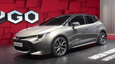 2018 Toyota Auris Hybrid front three quarters left side at the 2018 Geneva Motor Show