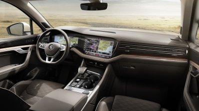 2018 VW Touareg interior dashboard