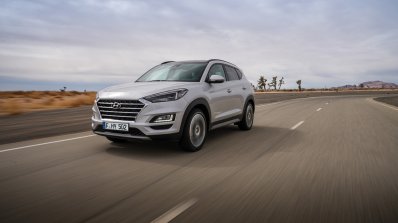 2019 Hyundai Tucson (facelift) front three quarters dynamic