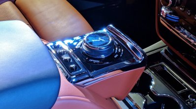 Rolls Royce Phantom VIII interior infotainment control
