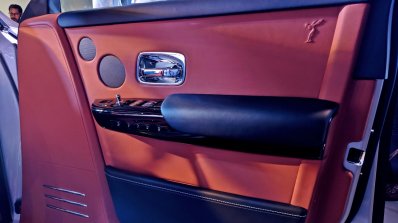 Rolls Royce Phantom VIII interior door trim
