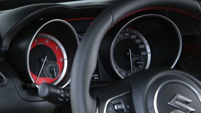 Suzuki Swift Sport Beeracing instrument panel