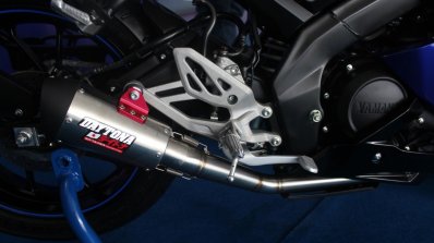 Yamaha YZF-R15 v3.0 track ride review Daytona exhaust