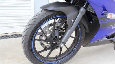 Yamaha YZF-R15 v3.0 track ride review front suspension