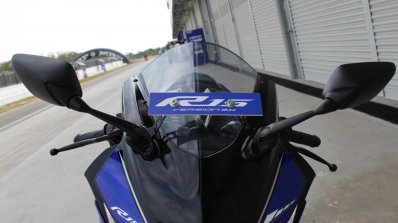 Yamaha YZF-R15 v3.0 track ride review windshield