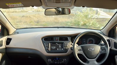 2018 Hyundai i20 facelift review dashboard