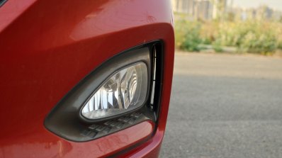 2018 Hyundai i20 facelift review fog lamp and air curtain