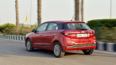 2018 Hyundai i20 facelift review rear angle action