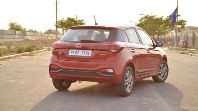 2018 Hyundai i20 facelift review rear three quarters