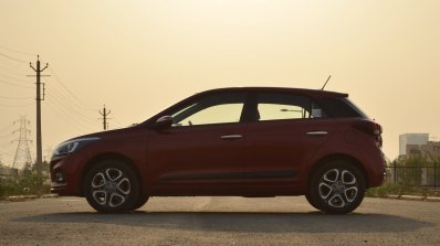 2018 Hyundai i20 facelift review side shadow