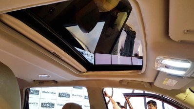 2018 Mahindra XUV500 facelift sunroof