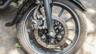 Bajaj Avenger 180 Street test ride review front wheel