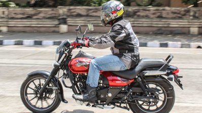 Bajaj Avenger 180 Street test ride review left side action