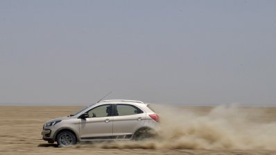 Ford Freestyle review side action