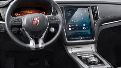 Roewe E RX5 dashboard driver side