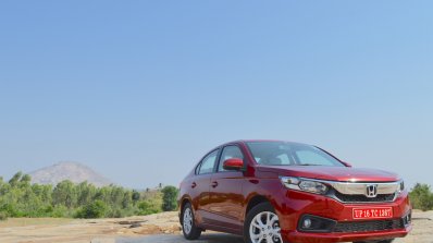 2018 Honda Amaze front three quarters scenic