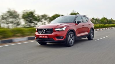 Volvo XC40 front three quarters action